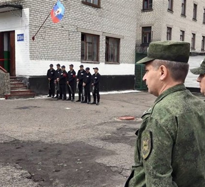 Передаем в 5 цитатах атмосферу в колониях на неподконтрольной территории 
