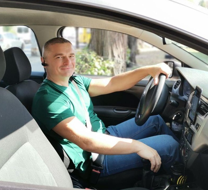 Ексмер Дебальцевого працює таксистом у Києві. Дивіться, що він каже за кермом про війну і не тільки