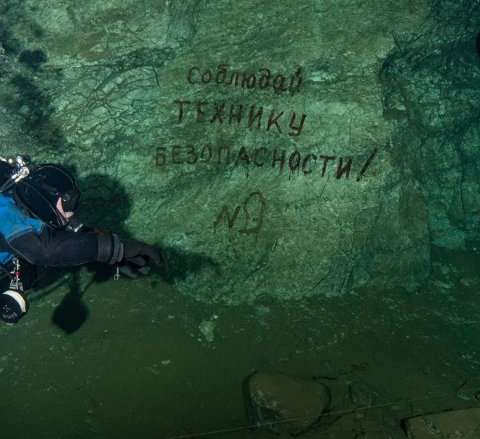 В Бахмуте появились экстремальные дайвинг-курсы. Рассказываем, кто и зачем погружается в пещерах