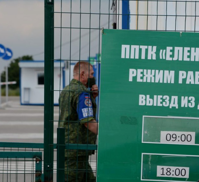 Разворачивают и запрещают выезд на КПВВ. В Украине заявили, что детей в "ДНР" взяли в заложники