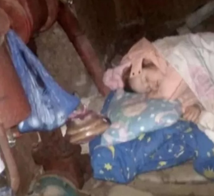 Мама вивезла своїх дітей з Маріуполя після тижнів блокади. Вони пили воду з калюж і майже не їли