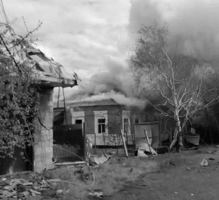 48 часов видели из подвала, как горит жилой дом. Там были люди. Великая Новоселка теперь разрушена