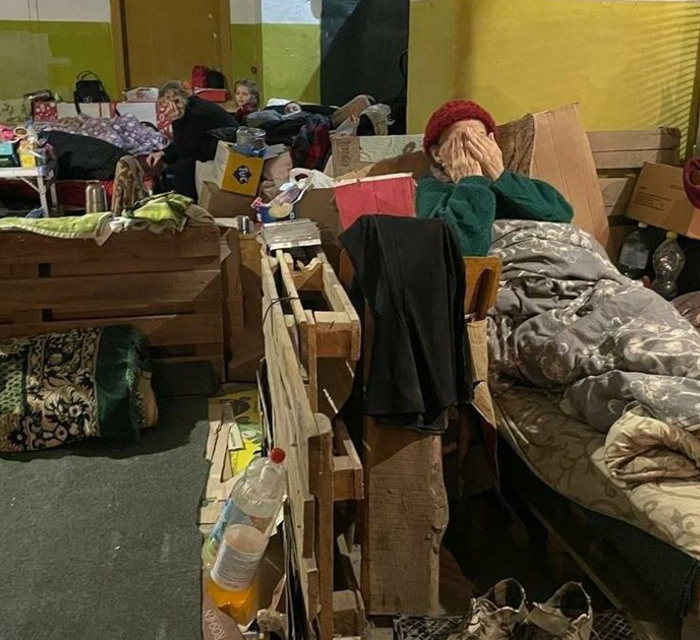Убежище в одной из школ Северодонецка обстреляли оккупанты. Погибли мирные жители