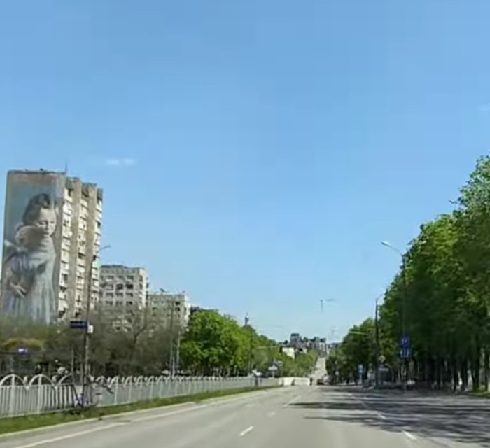Анна с мужем выехала из Мариуполя в Грузию через Россию. Свой путь она показала на YouTube-канале
