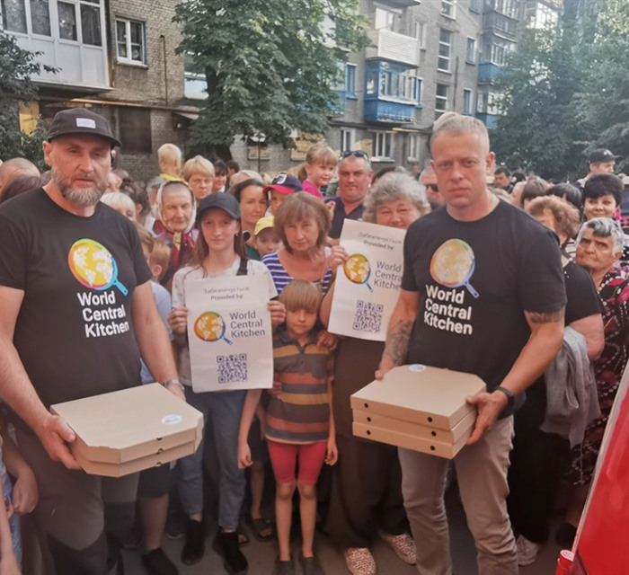 Ми готуємо майже 1000 піц щодня, аби нагодувати мешканців сходу. Наші піцерії досі на лінії вогню