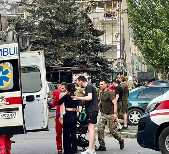 Ракетний удар по Краматорську — росіяни вдарили по центру міста. Є загиблі і поранені — оновлюється