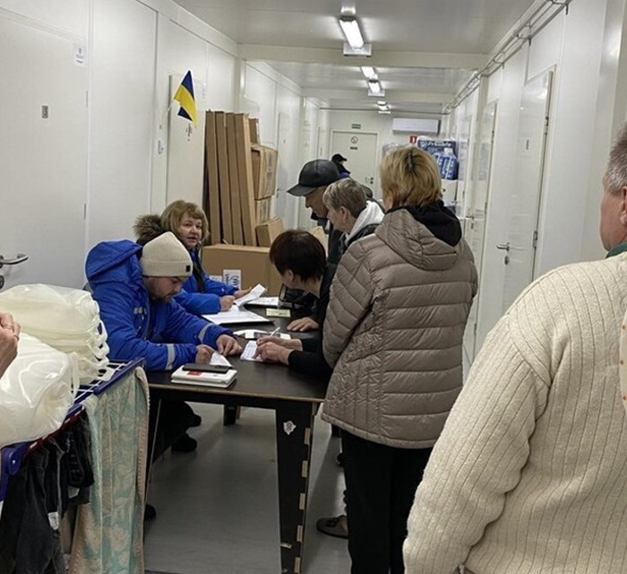 Теплі речі та побутова техніка: жителі модульних містечок Бучанської громади отримали допомогу