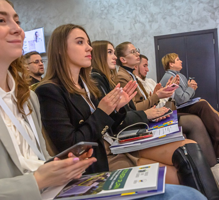 В Ірпені пройшов форум про відновлення України, де молодь поділилась своїми ідеями