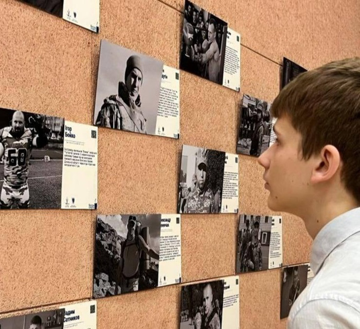 "Поки існує виставка - люди пам’ятають". В Ірпені відкрили фотовиставку-реквієм "Янголи спорту"