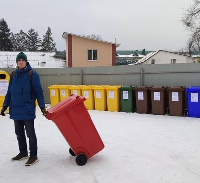Переробка сміття та донати на ЗСУ: у Бучі відкрився перший у районі Екохаб