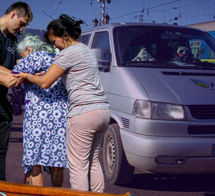«Янголи Спасіння» допомагають виїхати з прифронту. Як записатися на евакуацію