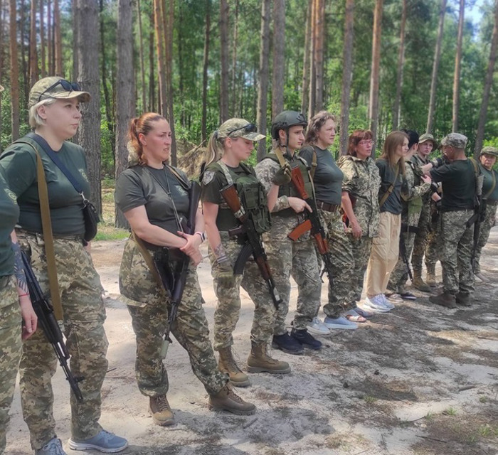 Жінки проти дронів: Бучанське ДФТГ формує мобільні групи для захисту неба