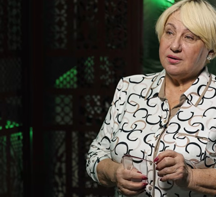 "Била ременем, але з любов'ю": відверте інтерв'ю з мамою блогерки Ані Алхім
