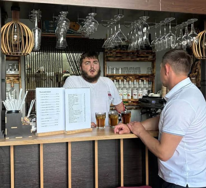 Четверте покоління пекарів — як морпіх із Макіївки Федір Самбурський відкрив кафе в Ірпені