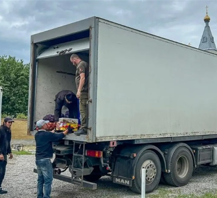 Святогірськ п'ятий рік живе без світла і під обстрілами. Воду й гуманітарку сюди везуть попри ризики