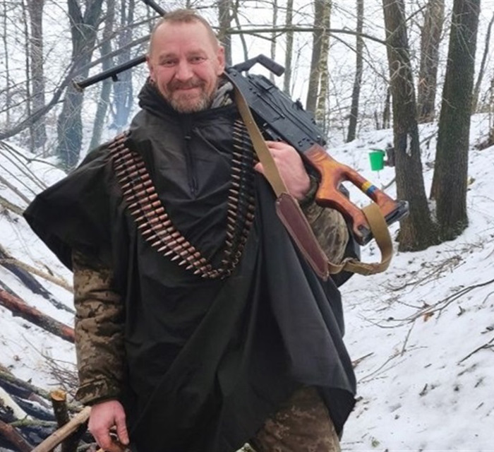 Вороги валяються і стогнуть цілодобово. По магазину розстріляємо — знову тиша і знову холод
