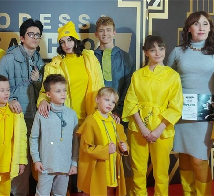 Виктория Карпова создала коллекцию в стиле Family look. Так она развивает швейное дело в Покровске