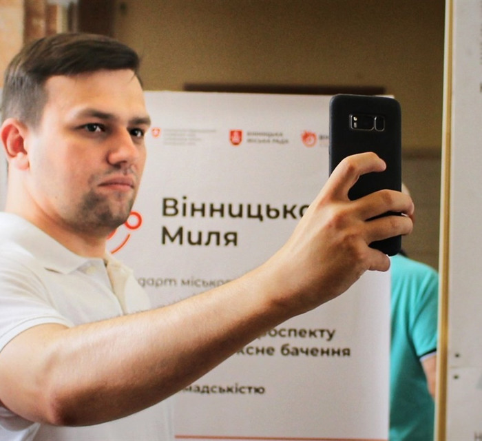 Александр Петров из Луганска создает дизайн для клиентов из США и Швейцарии. Как он освоил профессию