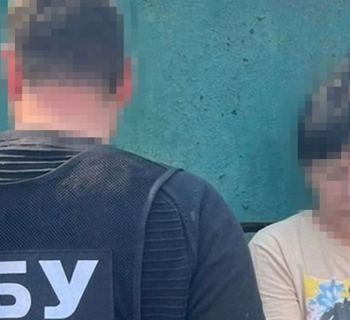 Випитувала дані у покупців і навіть у сина-військового. СБУ затримала агентку ФСБ на Донеччині