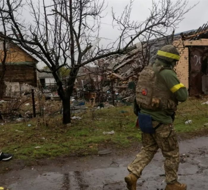 Наразі окупантів у місті немає, але скоро буде "зеленка". Що відбувається на Лиманському напрямку