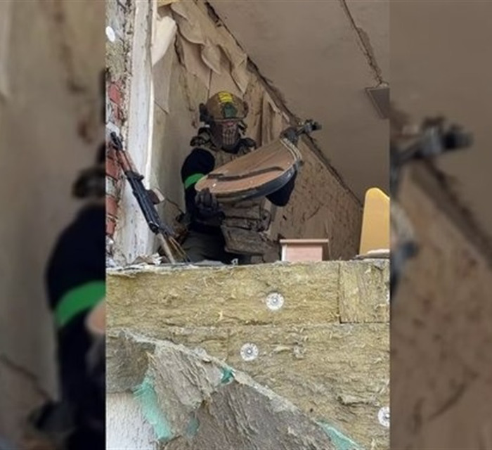 Військовий знайшов бандуру під завалами у Слов’янську. Вона буде у Рівному і має зазвучати 1 вересня