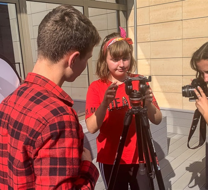 Старшокласники з прифронту навчались знімати документальні фільми. Ось, що в них вийшло