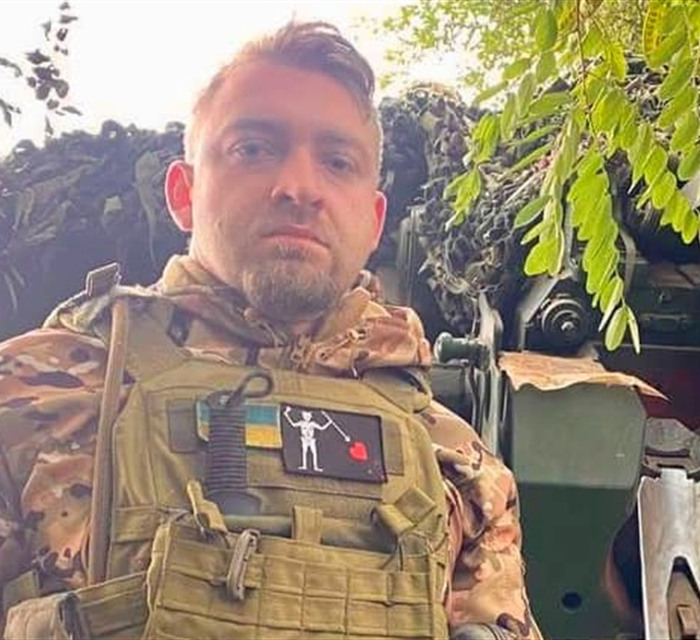 Військовий з Бучі Євген “Мессер” Даценко отримав почесний нагрудний знак “Золотий Хрест”