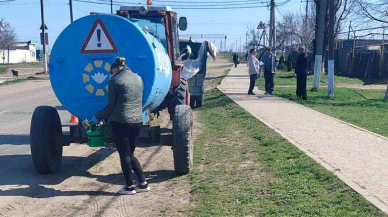 Колективи Біляївки вийшли на загальноміську толоку: прибирали парки, меморіали, квітники