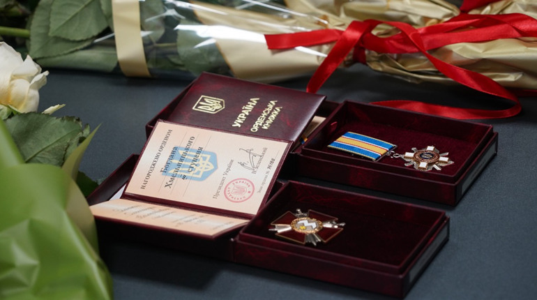 Герої не забуті. Матері загиблих захисників з Городоччини отримали посмертні нагороди своїх синів