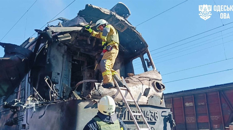 Ворог вдарив по потягу на Одещині: загинула локомотивна бригада