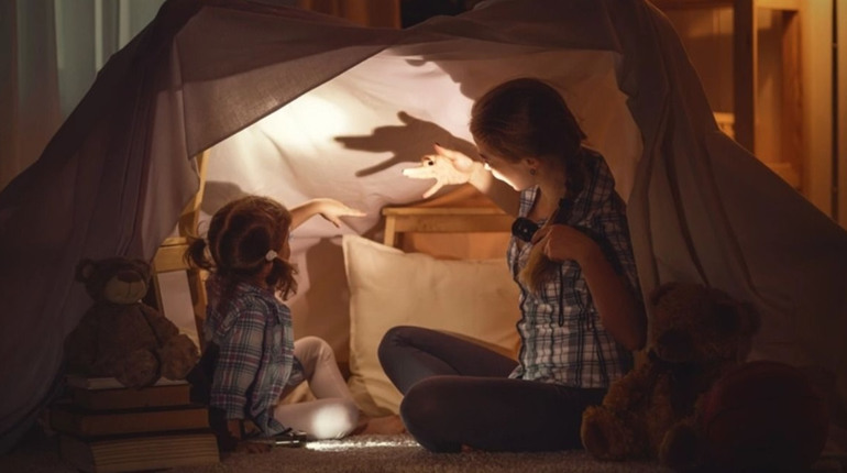 40 ігор у темряві: чим зайнятися з дітьми, поки немає світла