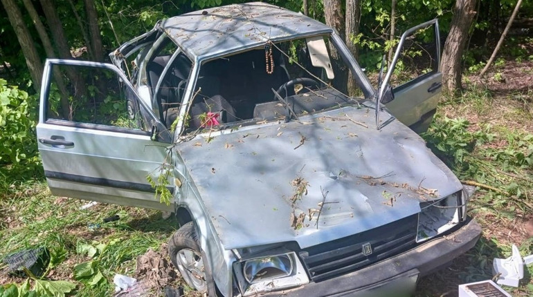 На трасі «Кіпті-Глухів-Бачівськ» у кювет злетіло авто. Серед постражалих однорічна дитина
