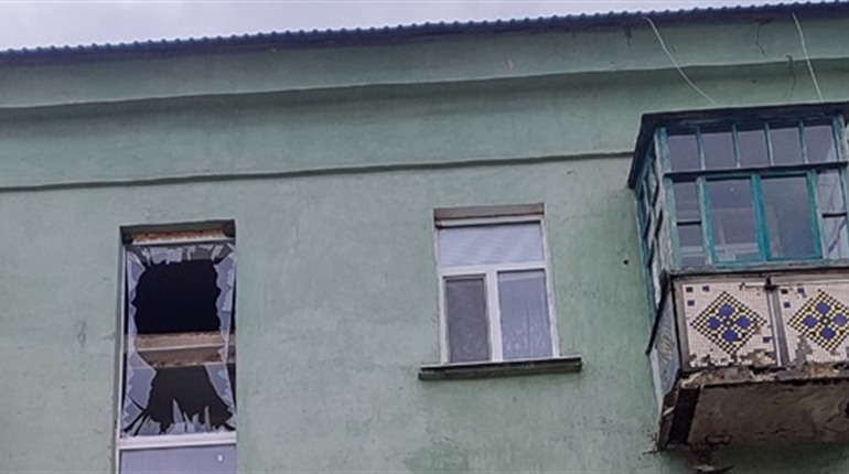 У Шостці ворожа вибухова хвиля втретє вибила вікна у гуртожитку