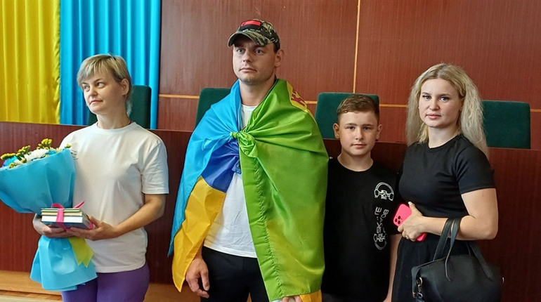 Кагарличчина гостинно зустріла воїна-маріупольця після полону, і стане для нього другим рідним домом