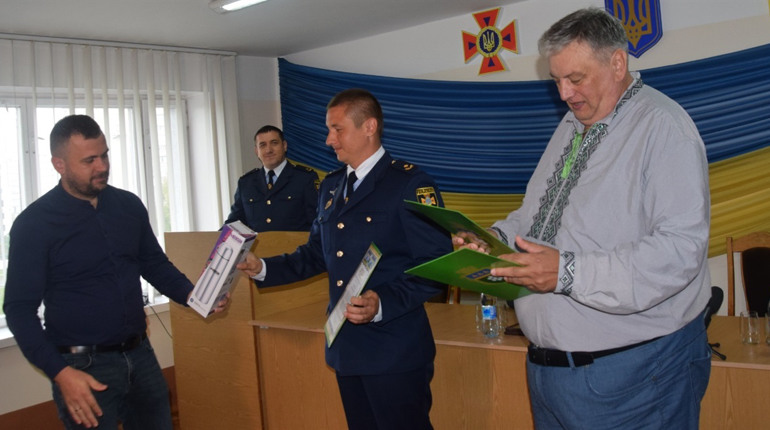 У День рятівника у Нетішині нагородили кращих пожежних 8-ї ДПРЧ