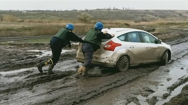 Окупанти не випускають людей через Василівку вже 10 днів