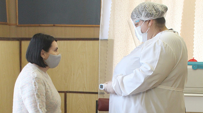 Вакцинація від СОVІD-19 триває. Як почуваються ті, хто щепилися першими? (ВІДЕО)