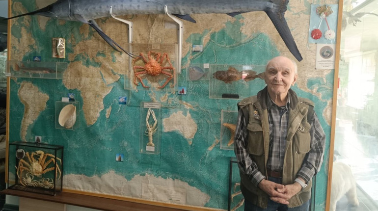 43 роки в музеї, життя – в океані: неймовірна історія Станіслава Познакомкіна