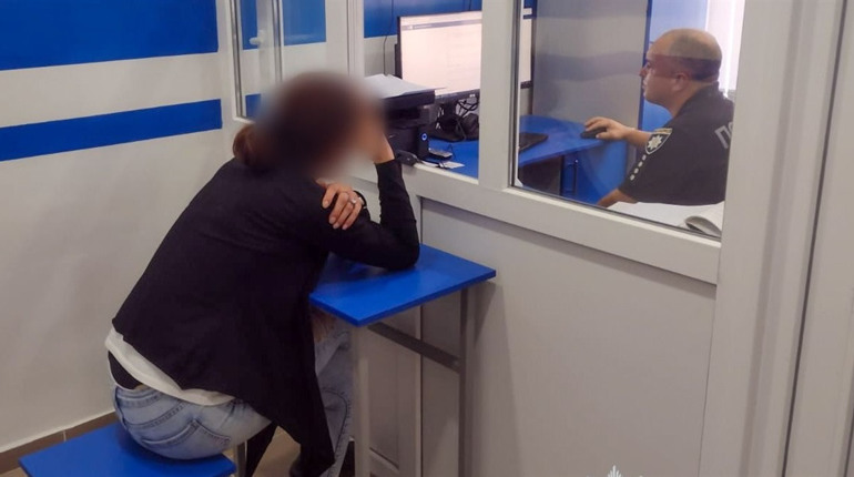 Пів кілограма наркотиків перевозили через кордон до Молдови чоловік і жінка. Частину – у своєму тілі