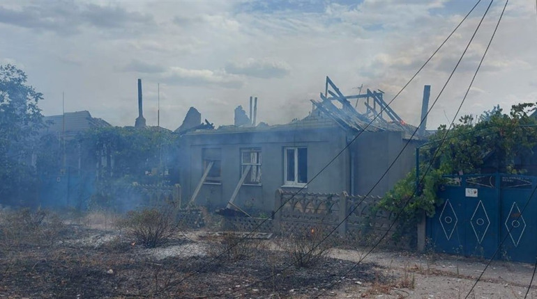 Окупанти за добу обстріляли Козацьке близько 40 разів