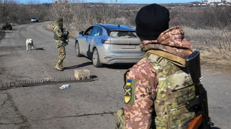 На яких ділянках доріг Сумщини у межах 5-кілометрової зони заборонений рух цивільного транспорту