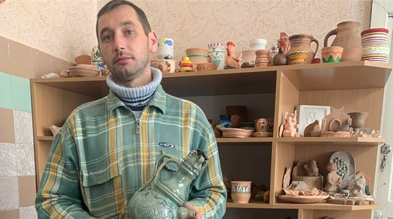 Ремесло, як витвір мистецтва: що розповів майстер про розвиток глинярства у Кременці