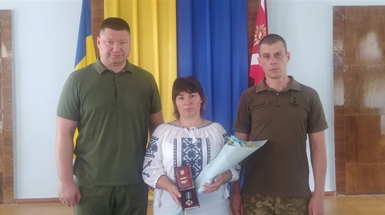 Незабутні герої: Наталія Губаль отримала нагороду за свого сина-артилериста