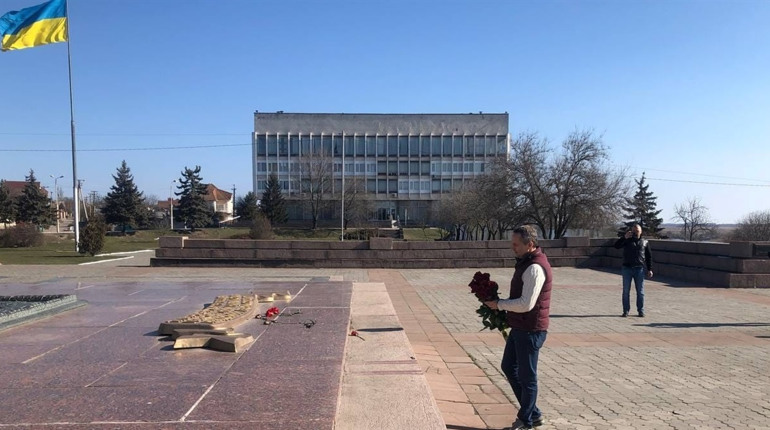 Попри все: Ігор Колихаєв вшанував пам'ять визволителів Херсона