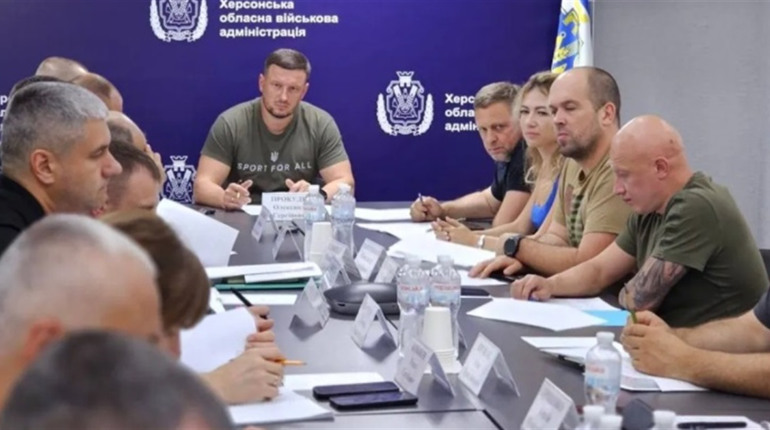 Які зарплати отримують керівники Херсонської обласної адміністрації