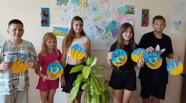 Жовто-блакитне серце. В гумхабах Луганщини відзначили День української державності