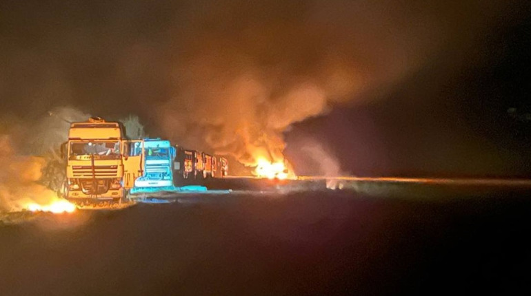 Один загиблий та четверо поранених унаслідок ракетного удару по колоні зерновозів на Сумщині