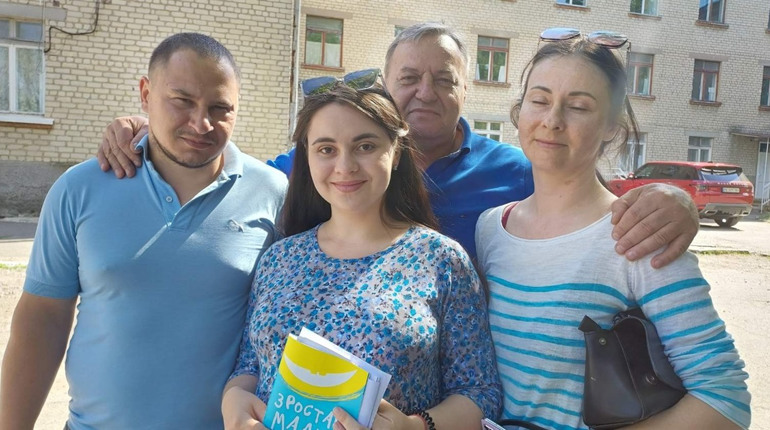 Історія сворення проєкту «Подаруй дитині сон», який народився з пошуку ліжечка немовляті