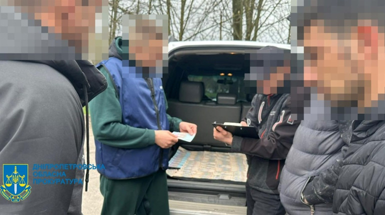 У Жовтих Водах під час спроби надання хабаря поліцейському затримали одного з "чорних" лісорубів