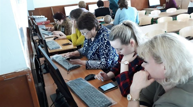 Колектив Біляївської школи №2 планує дистанційно навчати учнів під час карантину 